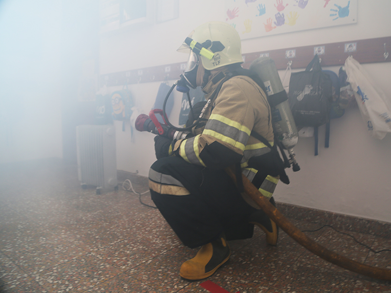 Simulacros de incêndio no Agrupamento de Escolas Gomes Monteiro