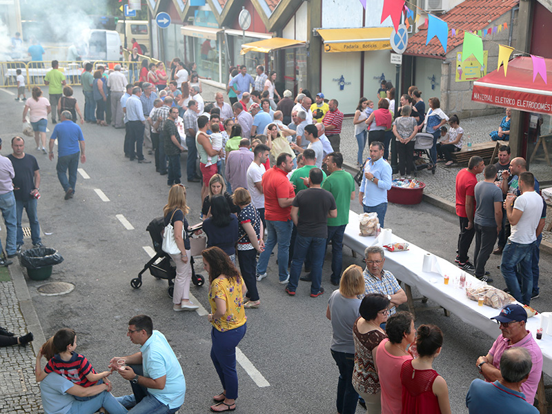 Festa de São João no centro da vila