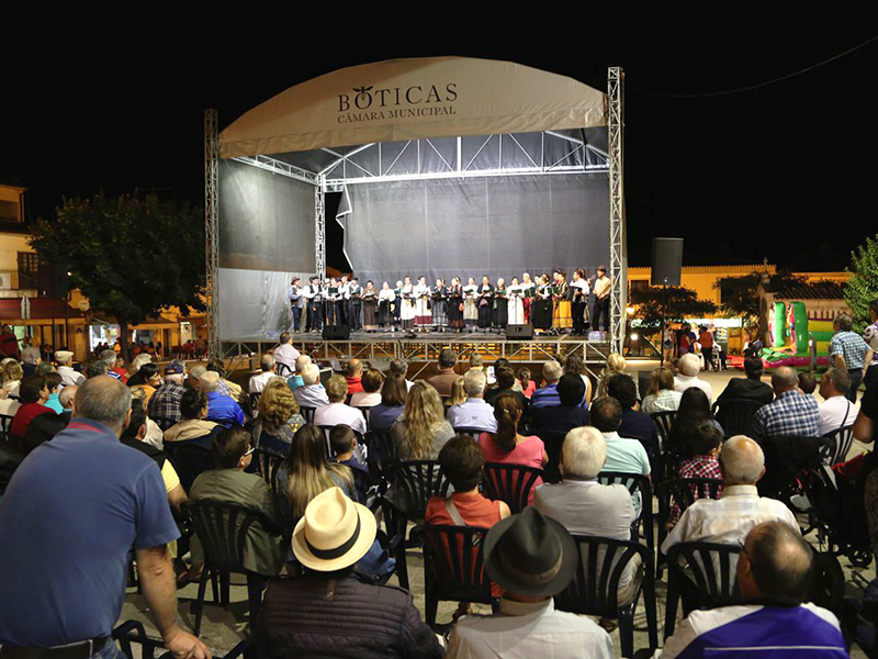 Quintas-feiras Culturais na Praa do Municpio