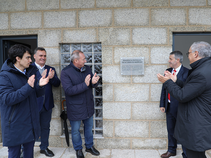 Bispo da Diocese de Vila Real inaugurou Residncia Paroquial de Alturas do Barroso