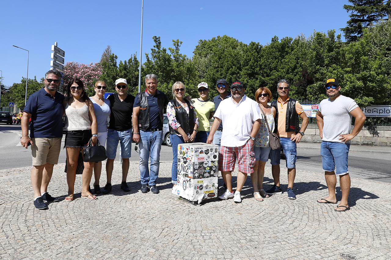 Grupo de amantes de buggies de visita  regio recebido pelo Presidente da Cmara