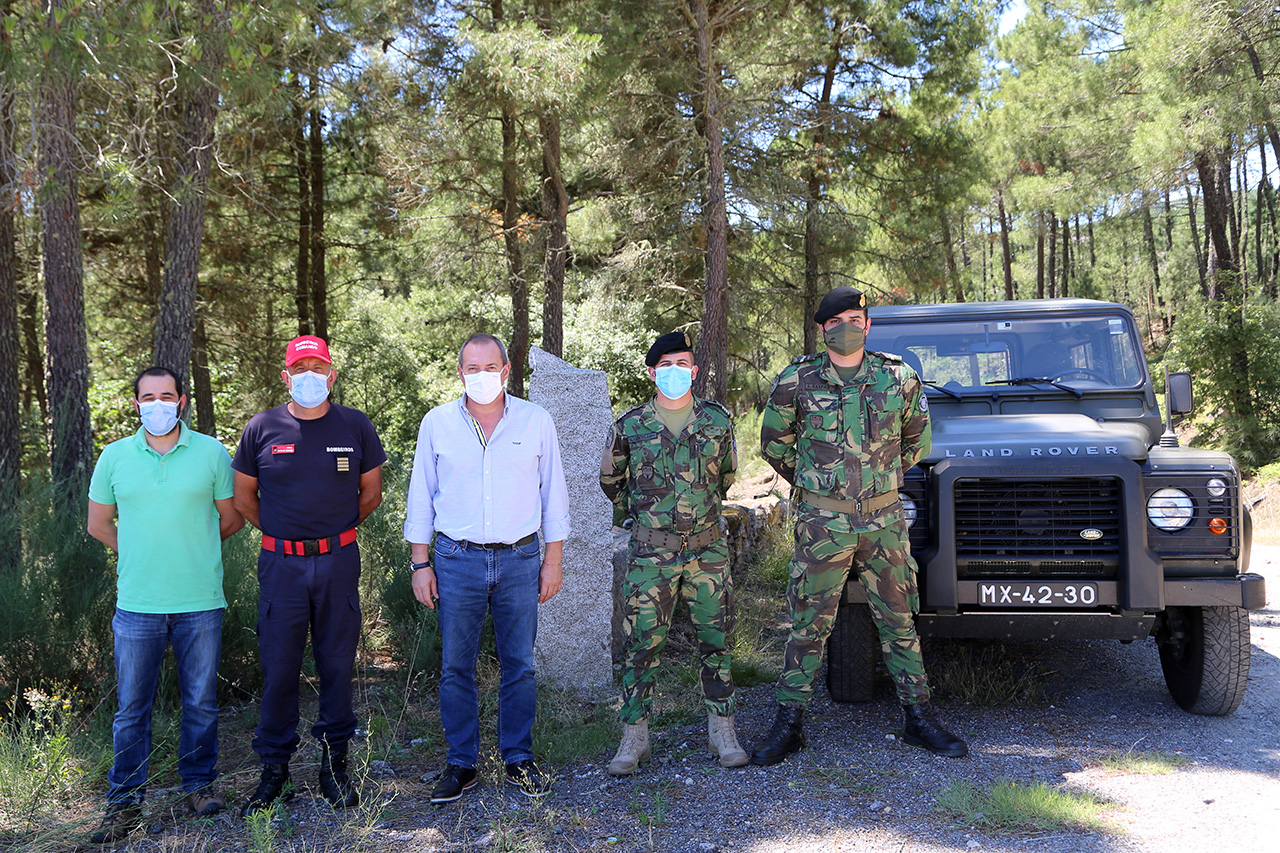 Presidente da Cmara visitou equipa do RI19 que assegura vigilncia da floresta