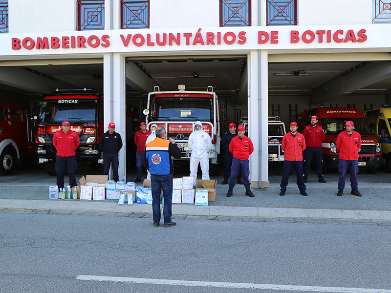 Municpio entregou equipamento de proteo individual aos Bombeiros