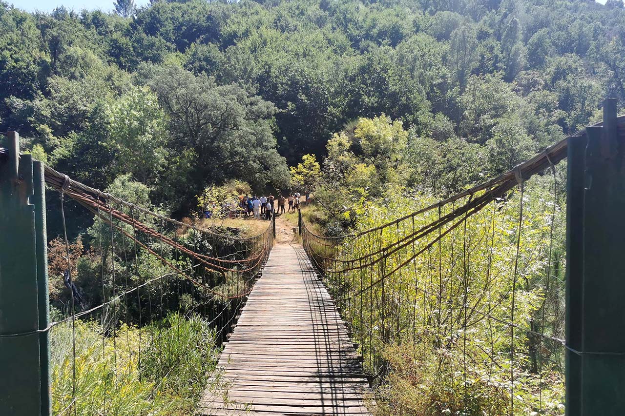 Populaes de Veral e Monteiros renem-se em defesa da Ponte de Arame