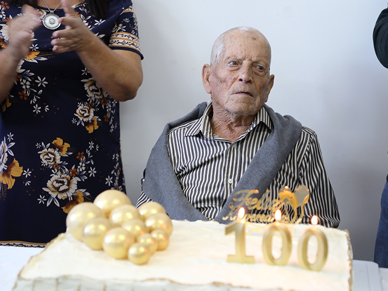 Familiares e amigos reuniram-se para celebrar 100 Aniversrio de Antnio Margarido