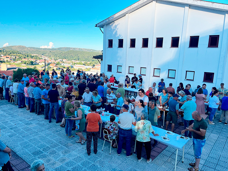 Convívio dos Santos Populares na Junta de Freguesia de Boticas e Granja
