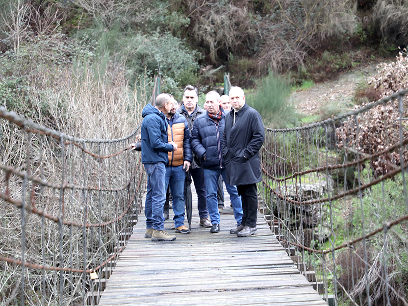 Habitantes de Veral e Monteiros exigem reposio da Ponte de Arame