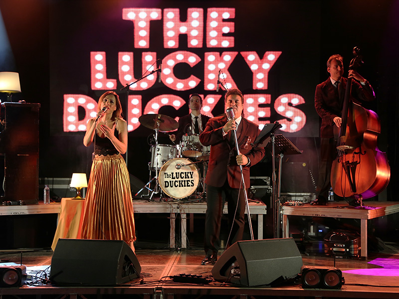 The Lucky Duckies e DJ Pascoal animaram Noite Branca