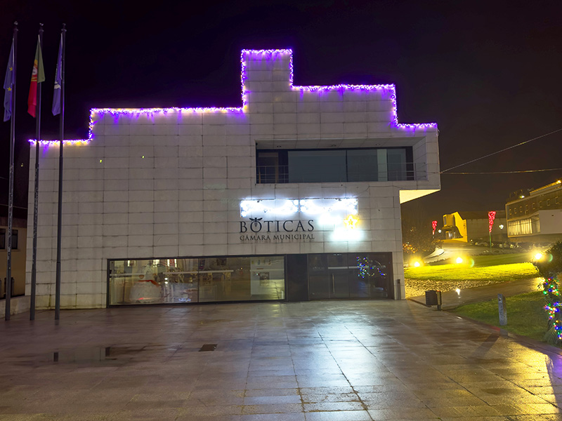 A magia das luzes de Natal chegou  vila de Boticas