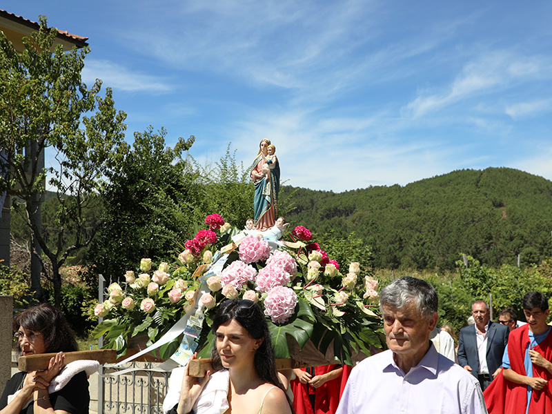 Festividades em honra de Nossa Senhora dos Remédios em Vila Grande