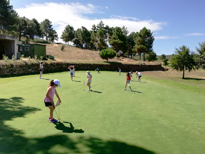 Participantes dos Ateliers de Vero visitaram campo de golfe