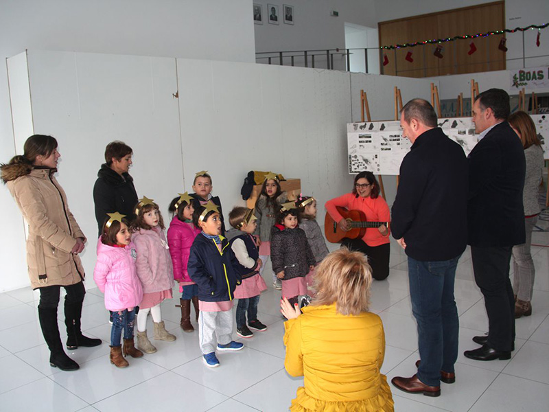 Crianças cantaram os Reis/Janeiras na Câmara Municipal