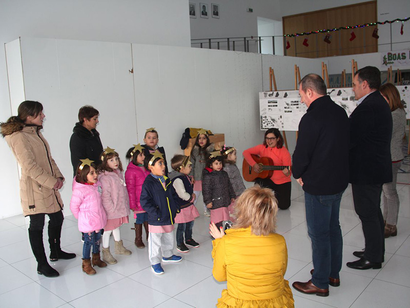 Crianas cantaram os Reis/Janeiras na Cmara Municipal