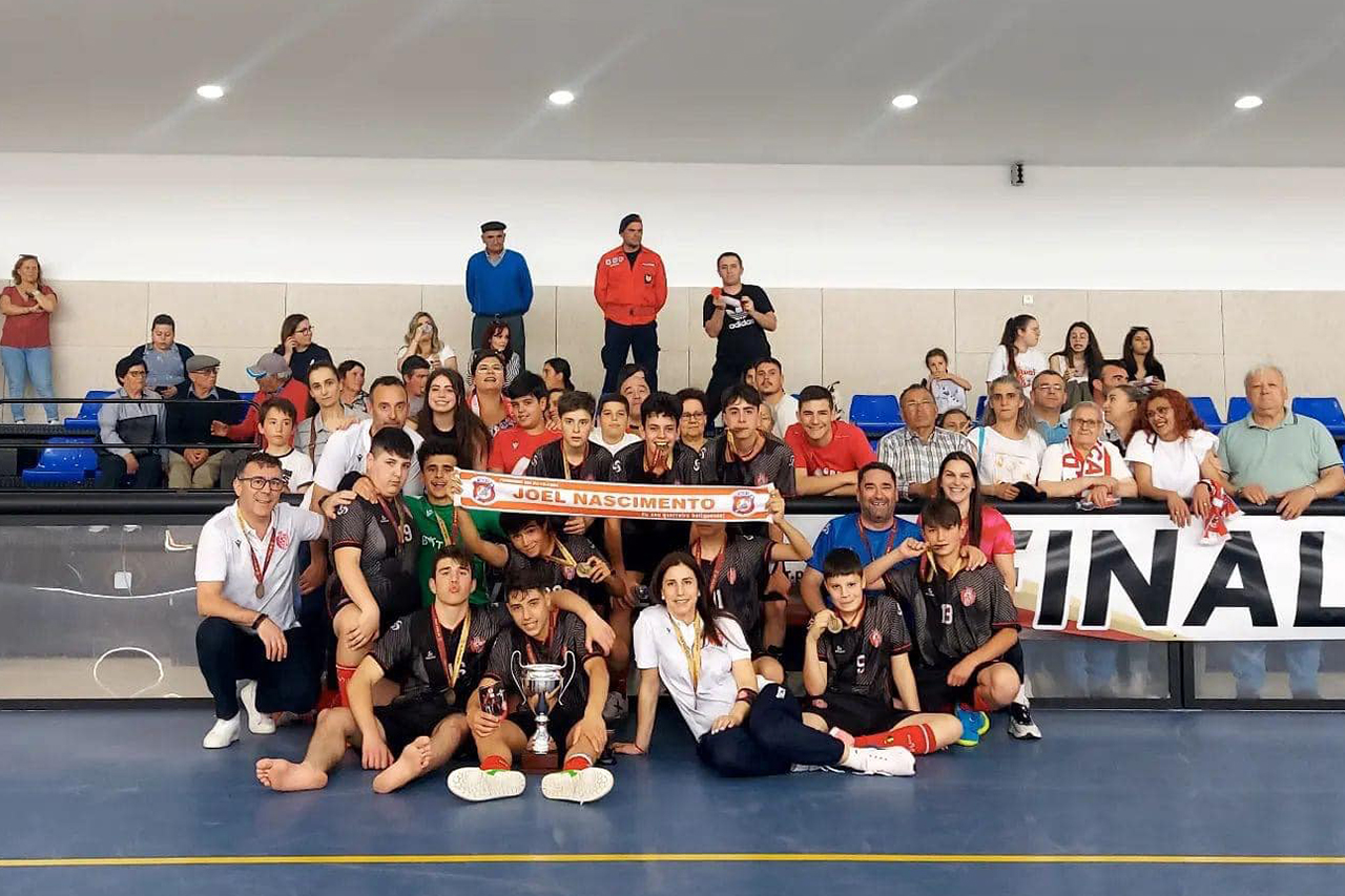 Equipa de Iniciados de Futsal Masculino do Grupo Desportivo de Boticas conquistou Taa Distrital