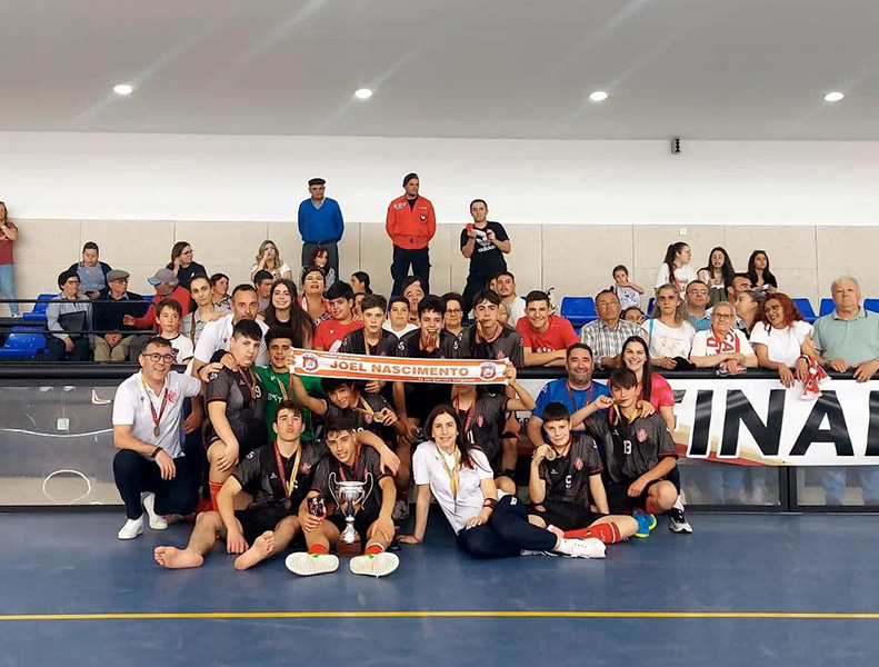 Equipa de Iniciados de Futsal Masculino do Grupo Desportivo de Boticas conquistou Taa Distrital