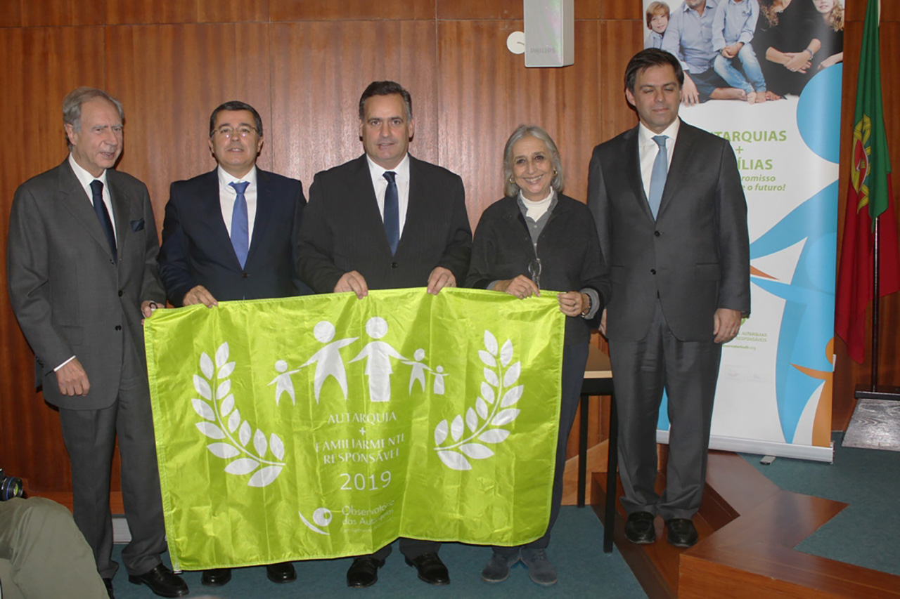 Cerimnia de entrega da Bandeira de Autarquia + Familiarmente Responsvel