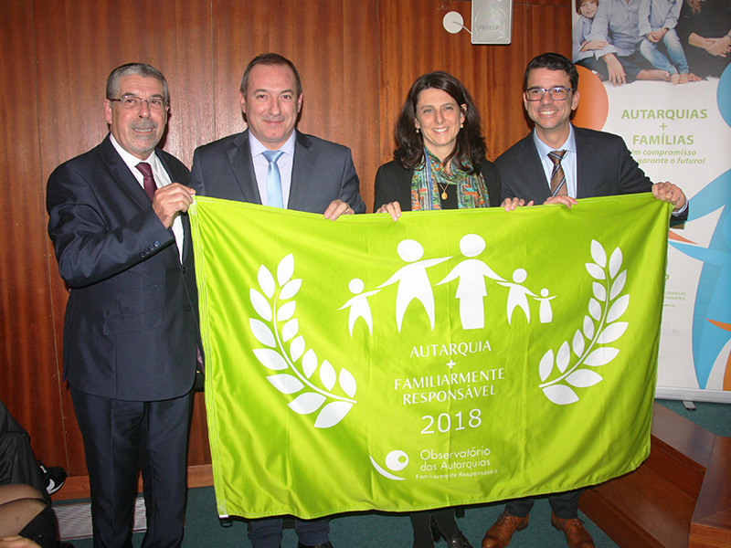 Cerimnia de entrega da Bandeira de Autarquia + Familiarmente Responsvel