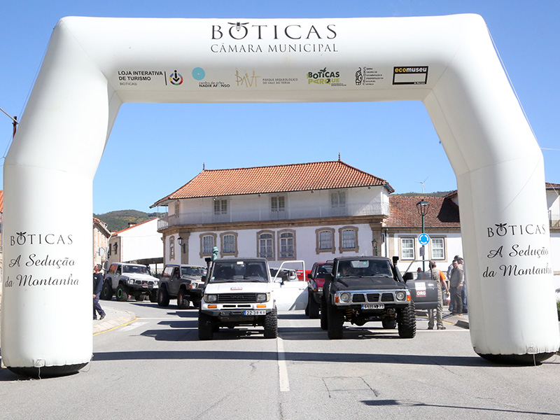 Cerca de meia centena de jipes participaram no Passeio TT Caminhos da Carne Barros